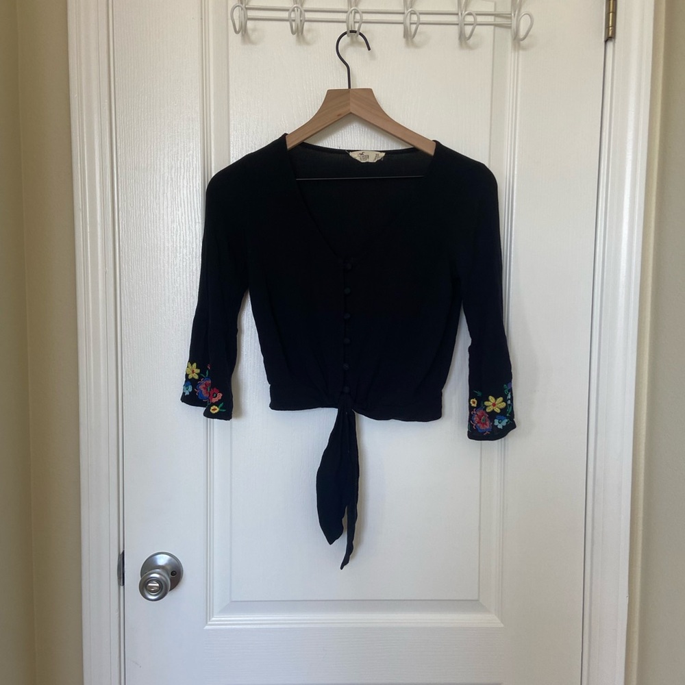 Hollister Black Floral Sleeve Tie-Front Blouse
